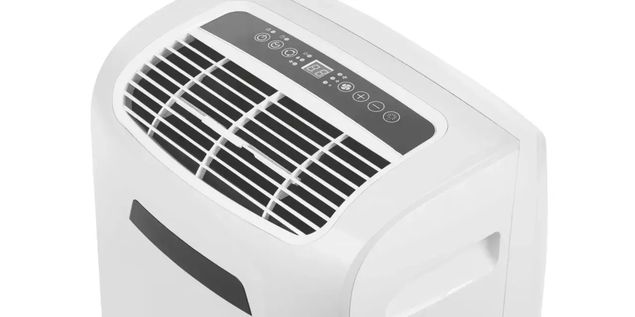 Climatiseur split mobile silencieux blanc avec écran LED et commandes tactiles. Idéal pour une fraîcheur discrète.