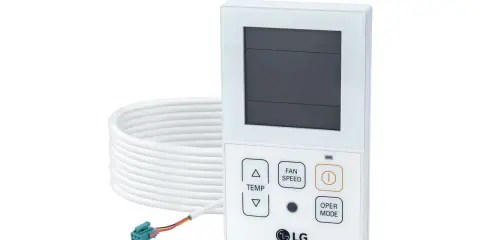 Télécommande LG pour climatiseur, avec câble blanc enroulé. Ce manuel vous guide pour son utilisation.