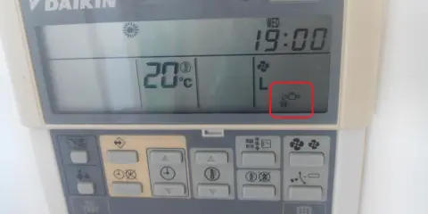 Symbole chauffage clim Daikin : icône de goutte d'eau indiquant le mode déshumidification.