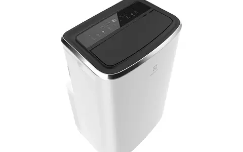 Clim mobile Electrolux blanc avec écran tactile affichant 21 degrés. Parfait pour une fraîcheur estivale.