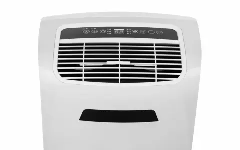 Climatiseur mobile 20000 BTU blanc avec panneau de contrôle numérique et grille d'aération.