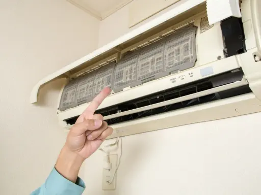 Maintenant je comprends pourquoi ma clim Daikin s'arrête toute seule : les filtres sont encrassés !