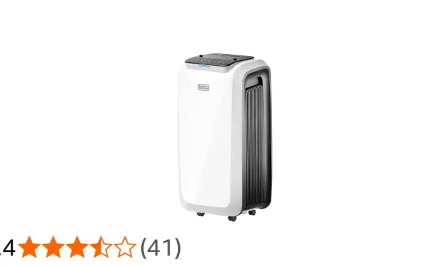 Climatiseur Black et Decker blanc et noir, sur roulettes, avec panneau de contrôle tactile sur le dessus.