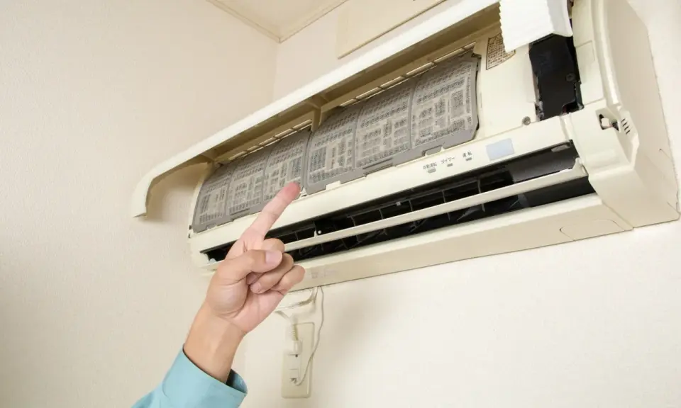 Maintenant je comprends pourquoi ma clim Daikin s'arrête toute seule : les filtres sont encrassés !